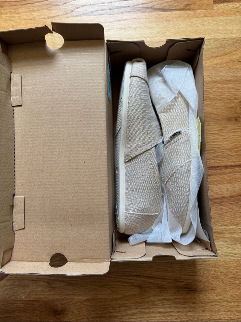 NIB Toms Women’s 9.5 Slip-On Sneakers in Natural Metallic Burlap
